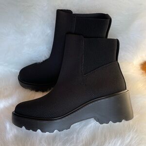 VIVAIA black booties Nwt
